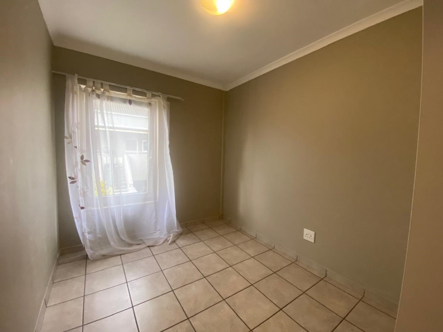 To Let 3 Bedroom Property for Rent in Klein Drakenstein Western Cape